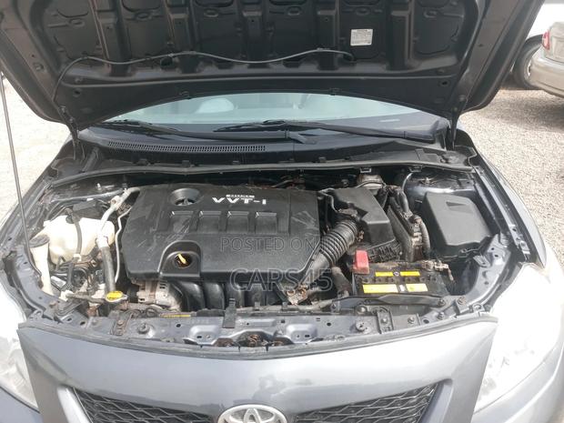 Toyota Corolla 2010 Gray