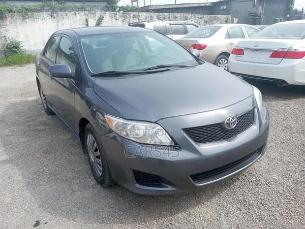 Toyota Corolla 2010 Gray