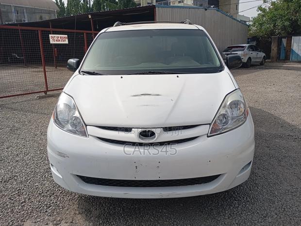 Toyota Sienna 2005 White