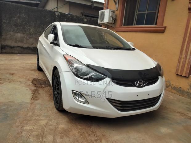 Hyundai Elantra 2011 White