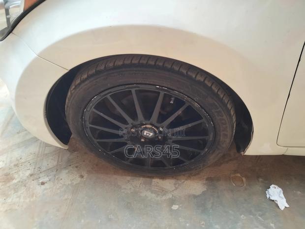Hyundai Elantra 2011 White
