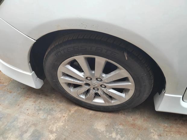 Toyota Corolla 2009 White