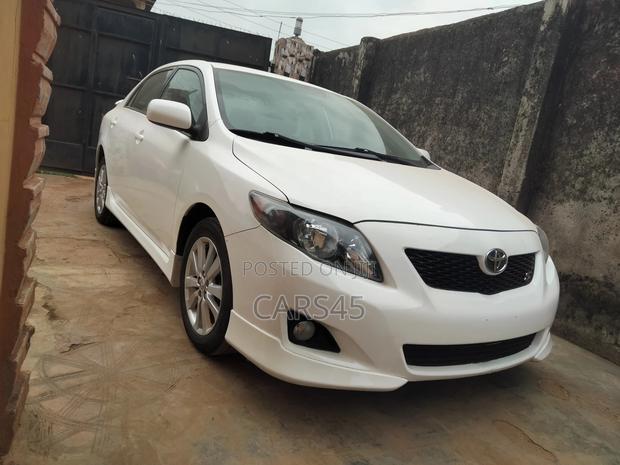 Toyota Corolla 2009 White