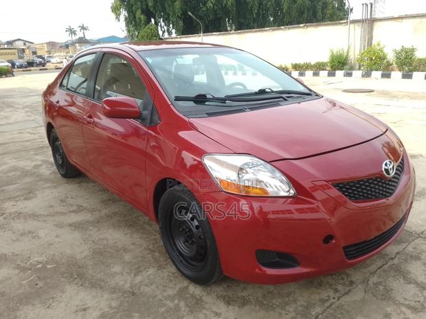Toyota Yaris 2010 Red