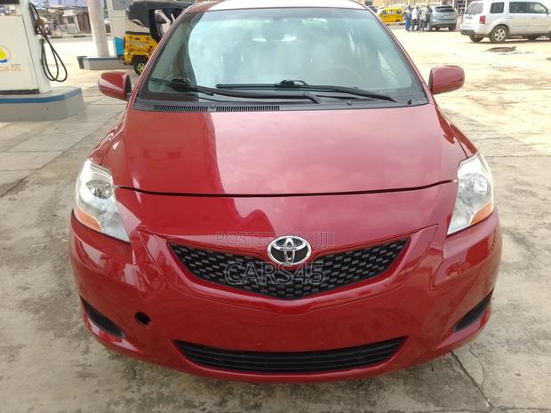 Toyota Yaris 2010 Red
