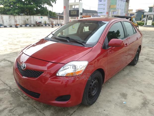 Toyota Yaris 2010 Red
