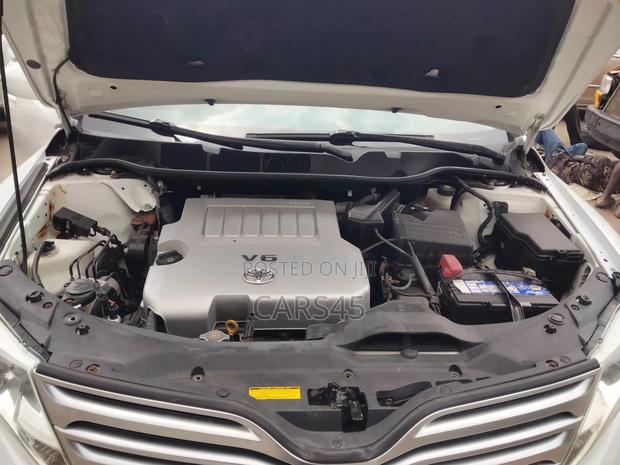 Toyota Venza 2011 White