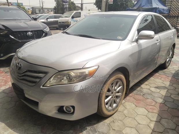 Toyota Camry 2010 Silver