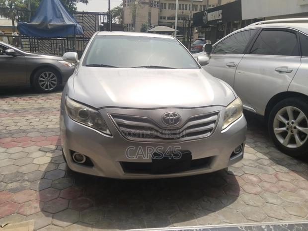 Toyota Camry 2010 Silver