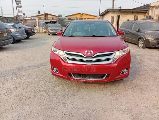 Toyota Venza LE 4dr Wagon AWD (2.7L 4cyl 6A) 2014 Red