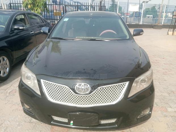 Toyota Camry LE 4dr Sedan (2.5L 4cyl 6A) 2011 Beige