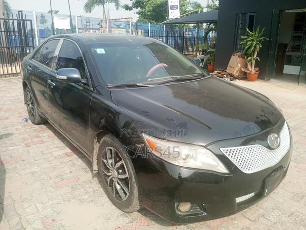 Toyota Camry LE 4dr Sedan (2.5L 4cyl 6A) 2011 Beige