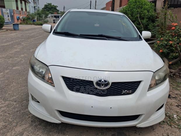 Toyota Corolla 2009 White