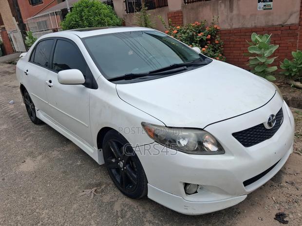 Toyota Corolla 2009 White
