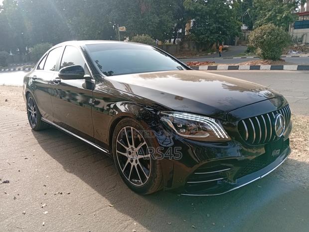 Mercedes-Benz C300 2016 Black