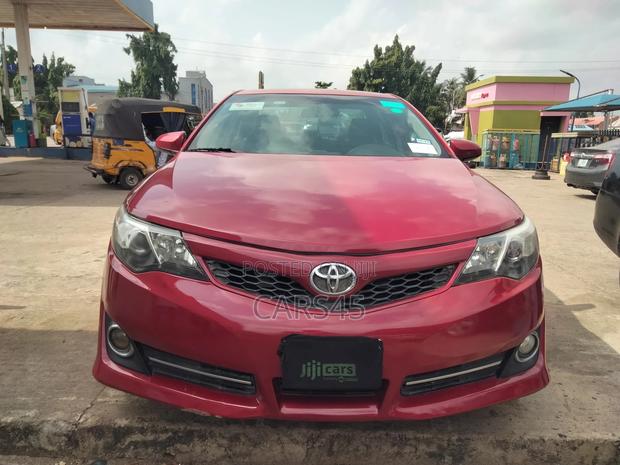 Toyota Camry 2014 Red