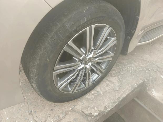 Lexus LX 570 AWD 2016 Gold