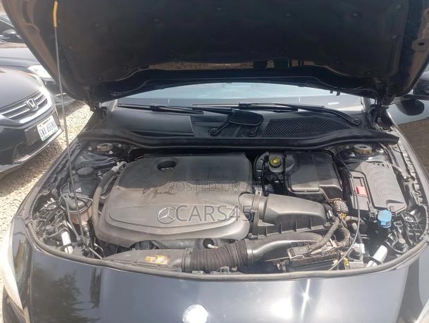 Mercedes-Benz C-Class 2018 Black