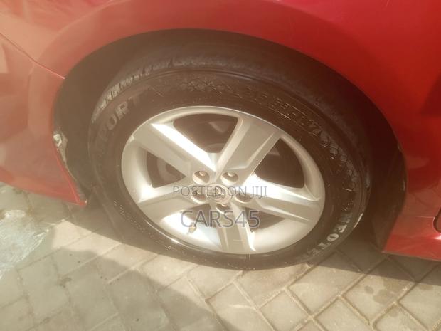 Toyota Camry XLE V6 4dr Sedan (3.5L 6cyl 6A) 2012 Red