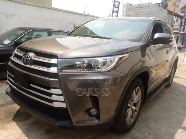 Toyota Highlander 2015 Gray