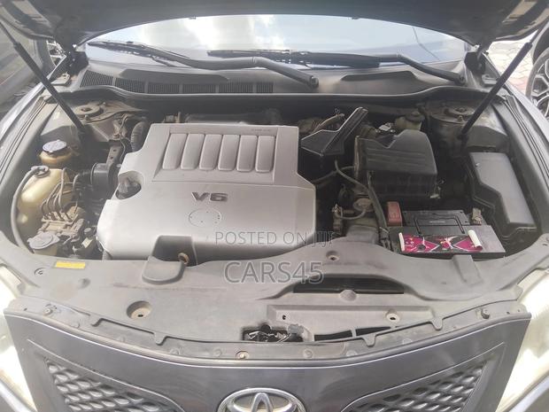 Toyota Camry 2010 Gray