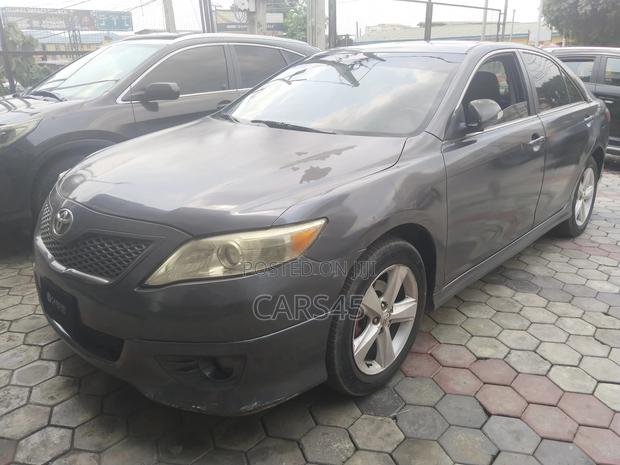 Toyota Camry 2010 Gray
