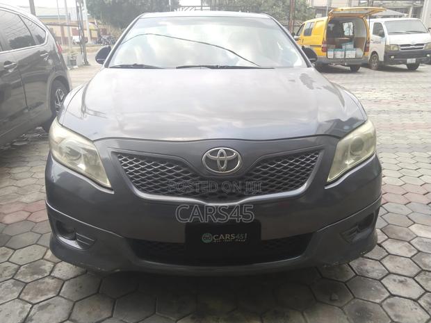 Toyota Camry 2010 Gray