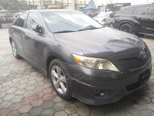 Toyota Camry 2010 Gray
