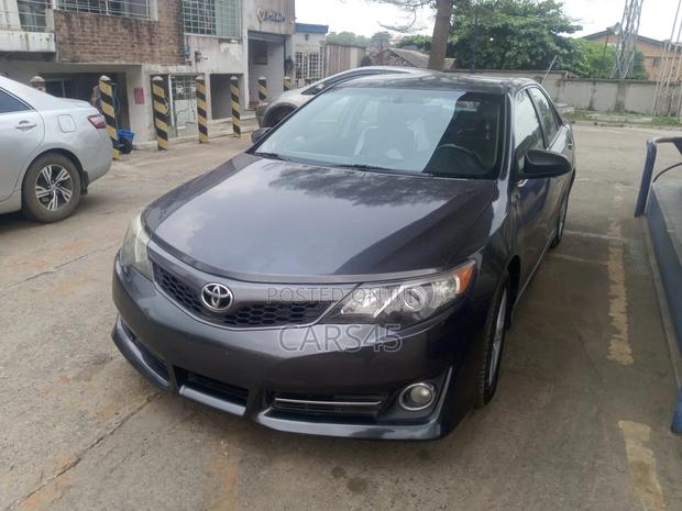 Toyota Camry 2012 Gray