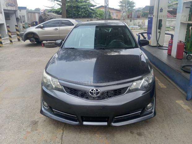 Toyota Camry 2012 Gray