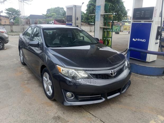 Toyota Camry 2012 Gray