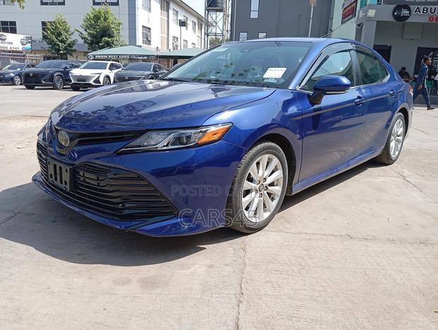 Toyota Camry 2018 Blue