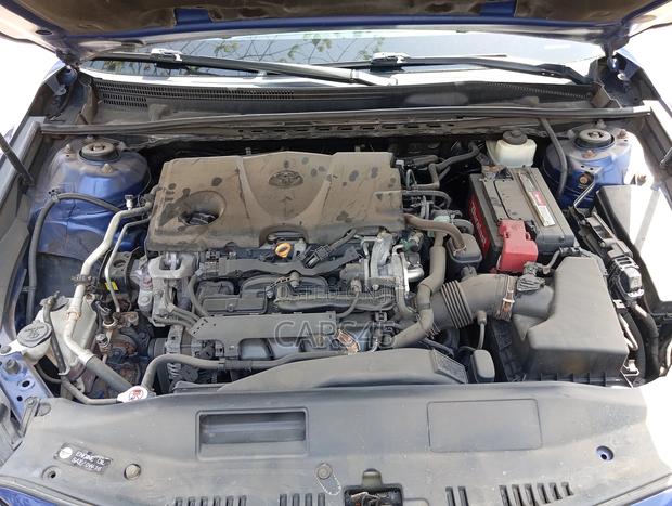 Toyota Camry 2018 Blue