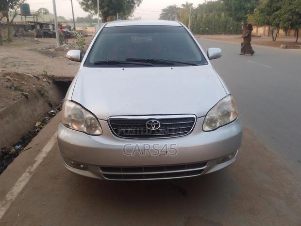 Toyota Corolla 2004 Silver