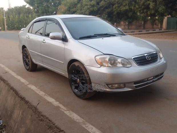 Toyota Corolla 2004 Silver