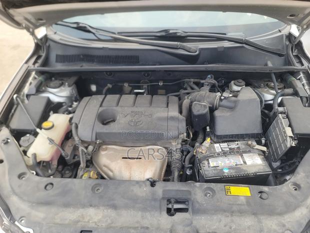 Toyota RAV4 Limited AWD (2.5L 4cyl 6A) 2013 Silver