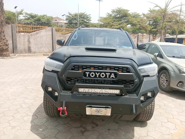 Toyota Tacoma 2020 Gray