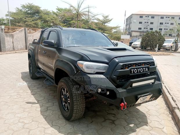 Toyota Tacoma 2020 Gray
