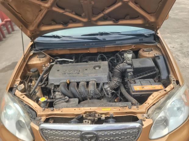 Toyota Corolla 2006 Gold