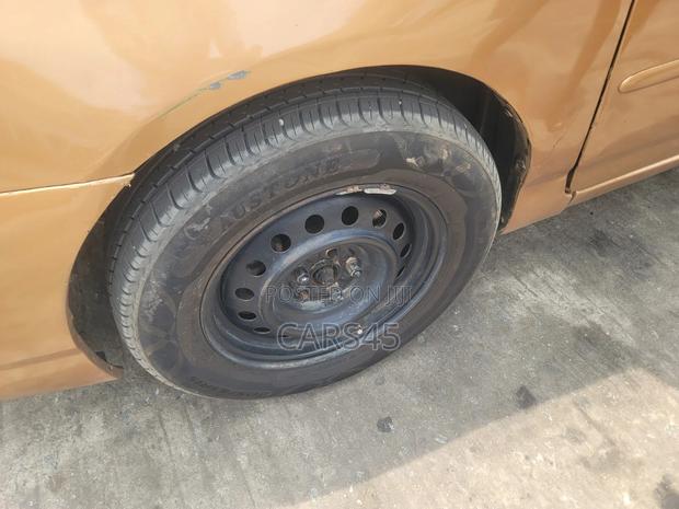Toyota Corolla 2006 Gold