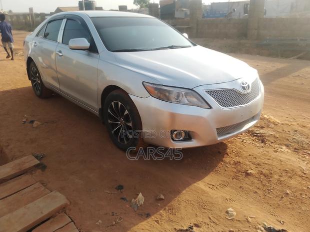Toyota Camry 2010 Silver