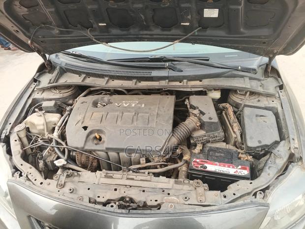 Toyota Corolla 2009 Gray
