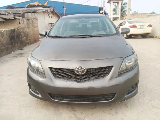 Toyota Corolla 2009 Gray