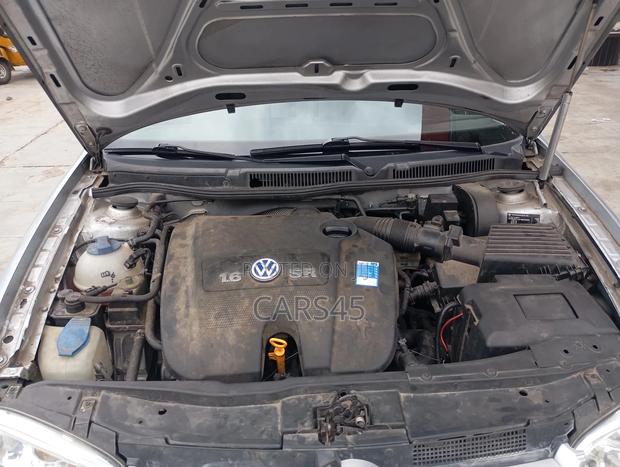 Volkswagen Golf 2001 Silver