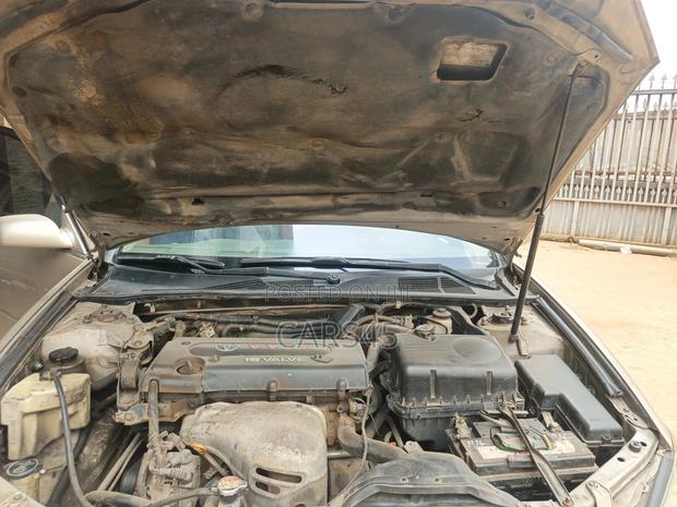 Toyota Camry 2004 Gold