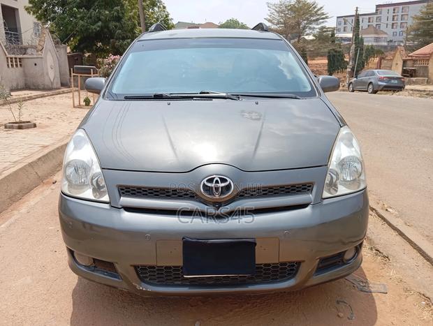 Toyota Corolla Verso 2007 Gray