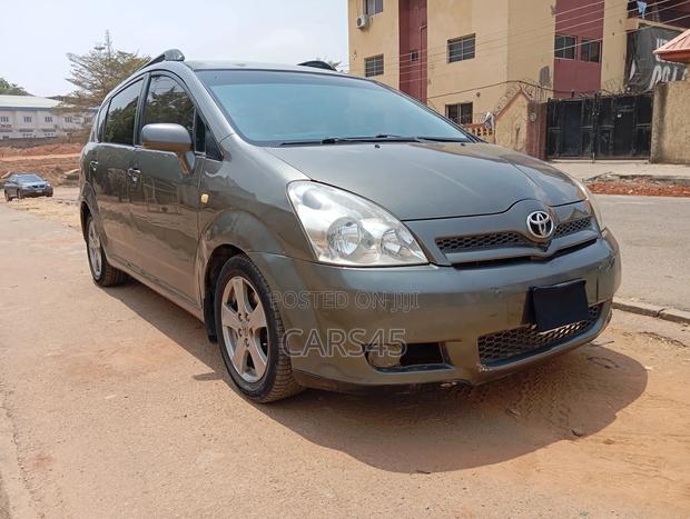 Toyota Corolla Verso 2007 Gray