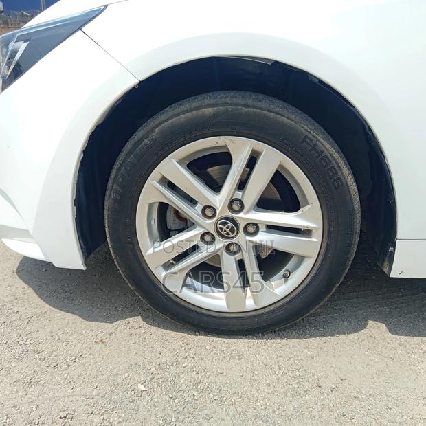 Toyota Corolla 2022 White