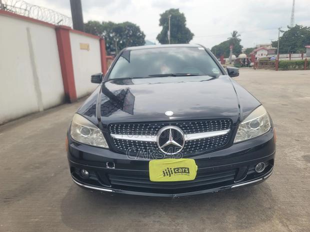 Mercedes-Benz C300 2011 Black