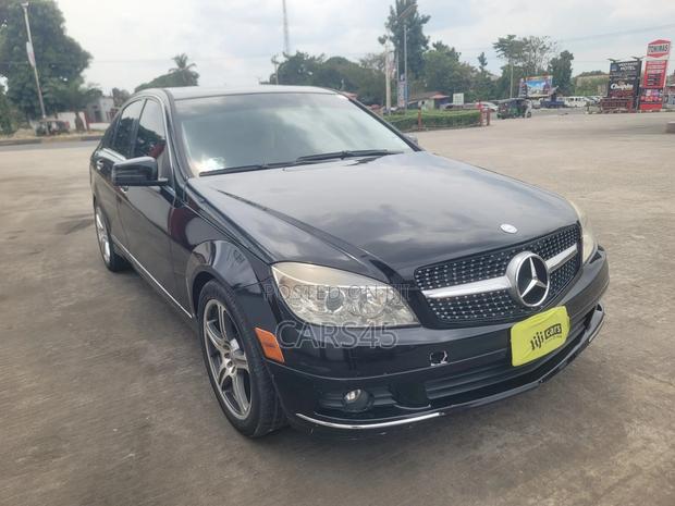 Mercedes-Benz C300 2011 Black